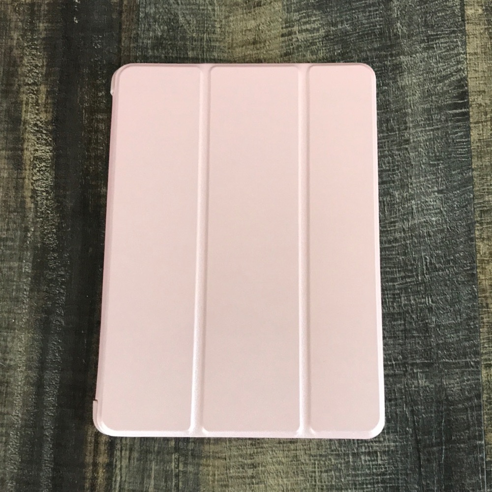 Light pink iPad 9.7 case 6th generation